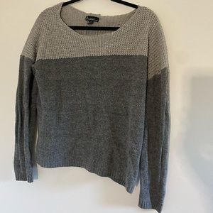 #47 Signature studio sweater
